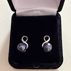 Elegant Silver and Black Pearl Earrings